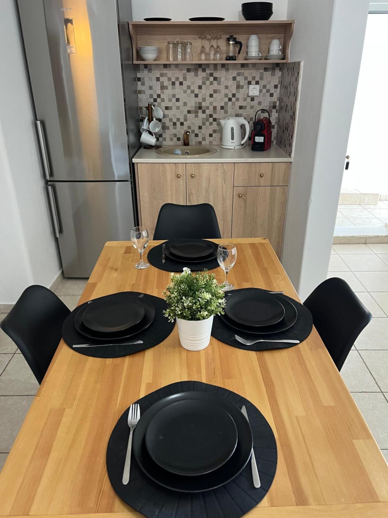 Katerina Apartments & Studios Nausa Pokoj fotografie