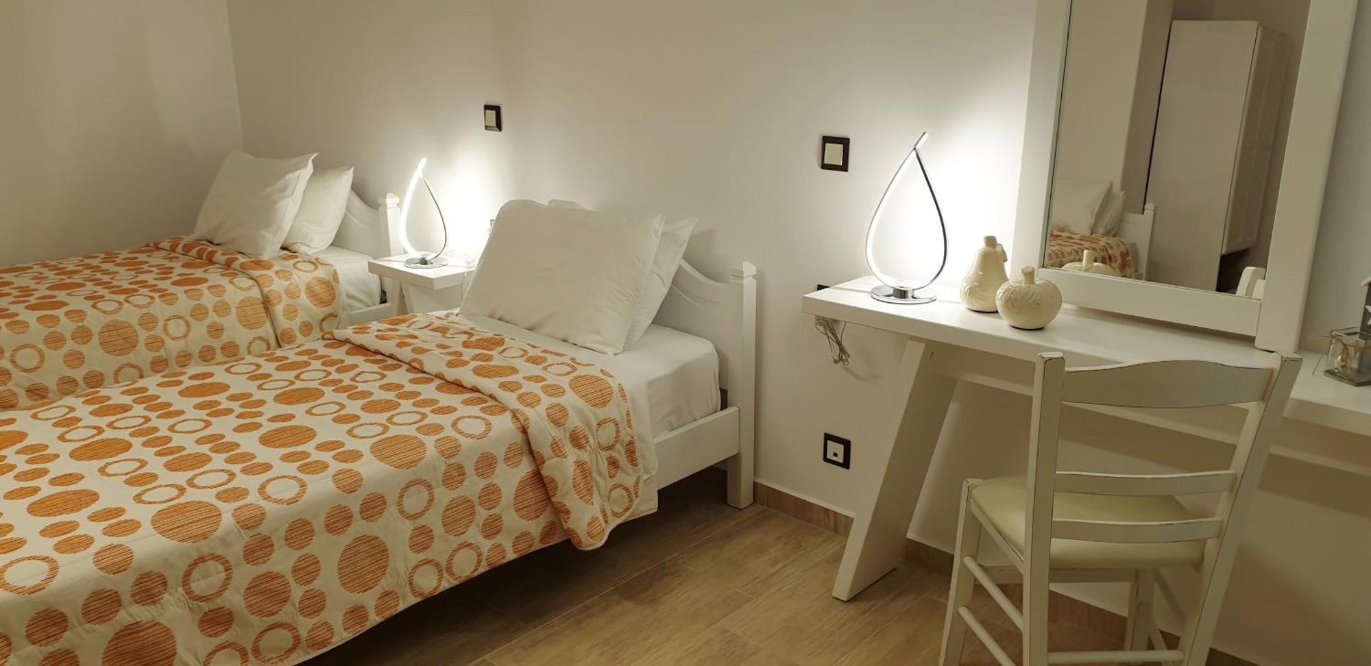 Katerina Apartments & Studios Nausa Pokoj fotografie